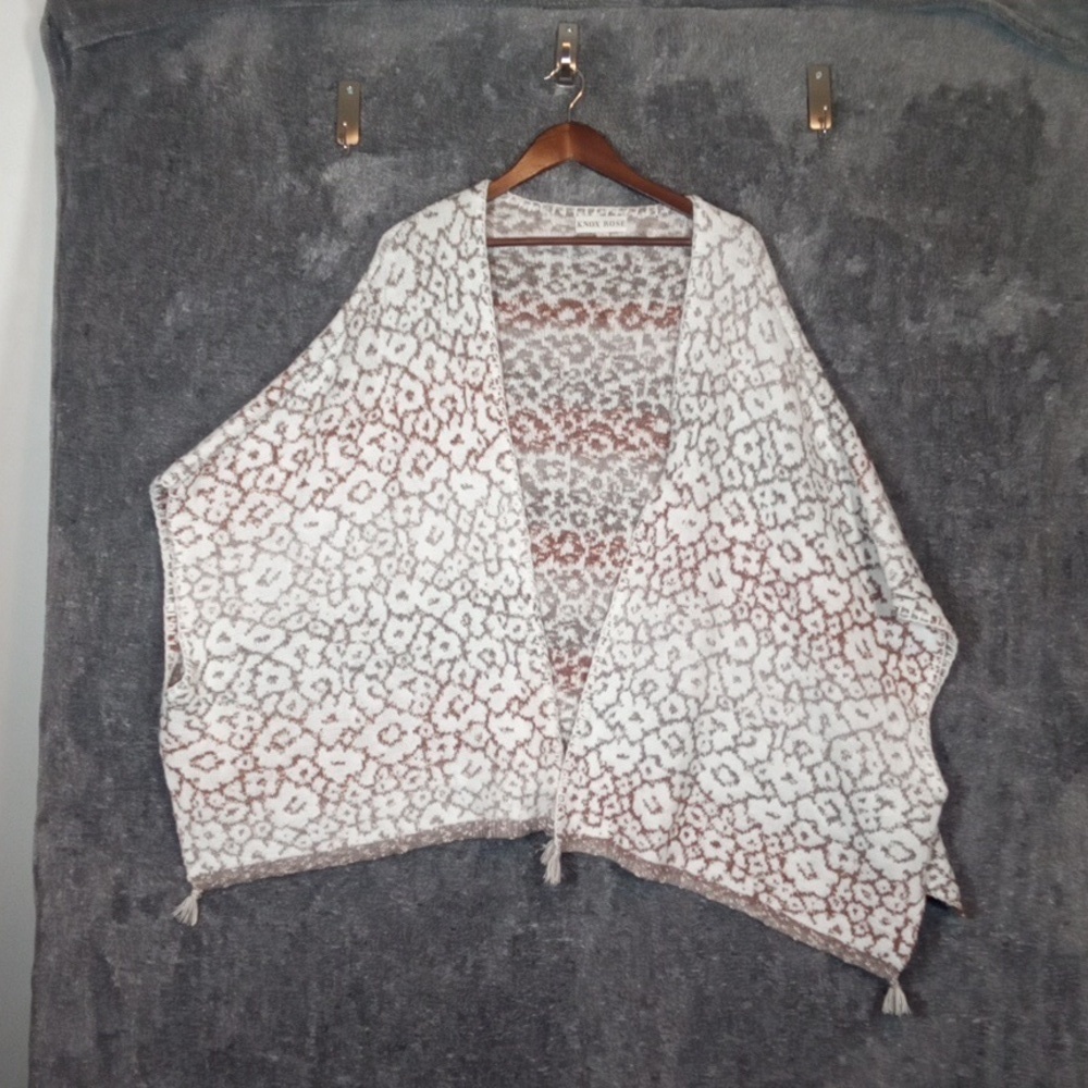 Knox Rose White and Brown Shrug Poncho - Picture 5 of 6